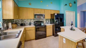 House (2 Bedrooms) | Interior