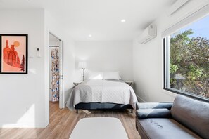 Chambre panoramique | Literie de qualité, accès au Wi-Fi (inclus), literie fournie