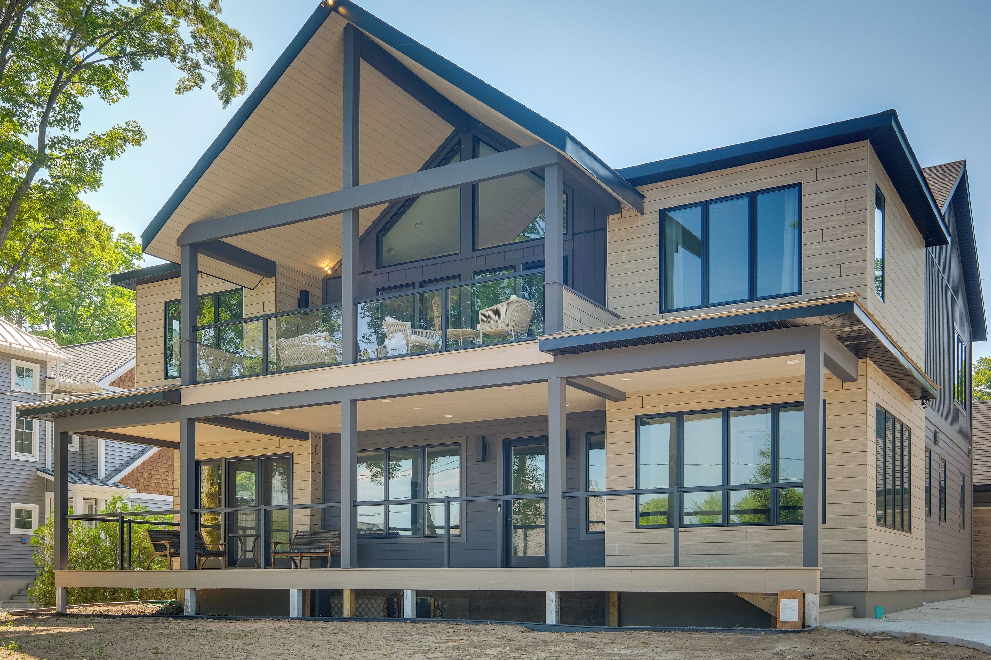 บ้านพัก (4 Bedrooms) | ด้านหน้าที่พัก