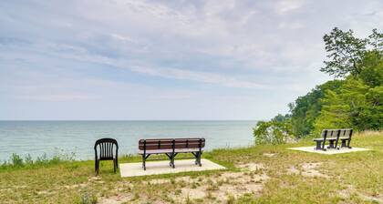 Pet-friendly Lake Erie Cottage - Walk to the Water