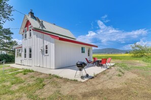 House (3 Bedrooms) | Interior - Remodeled Kalispell Farmhouse w/ Mountain Views (Kalispell)