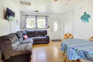 Cottage (2 Bedrooms) | Interior - Lakefront Geneva Vacation Rental - Walk to Strip! (Geneva)