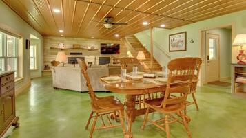 House (4 Bedrooms) | Interior