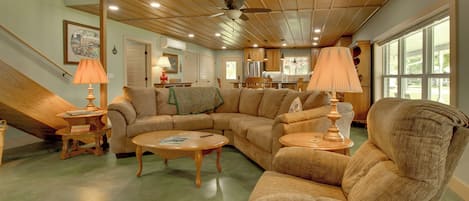 House (4 Bedrooms) | Interior