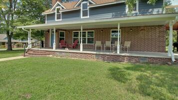 House (4 Bedrooms) | Front of property