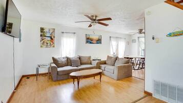 Cottage (3 Bedrooms) | Front of property