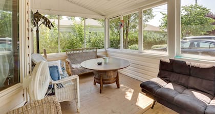 Waterfront Lake Erie Vacation Rental on the Strip!