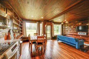 House (1 Bedroom) | Interior