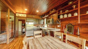 House (1 Bedroom) | Interior