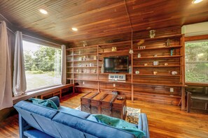 House (1 Bedroom) | Interior