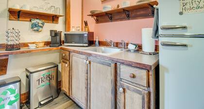 Walk to White River: Dog-friendly Studio