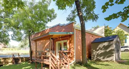Walk to White River: Dog-friendly Studio