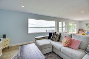 House (5 Bedrooms) | Interior