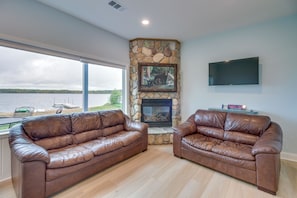 House (5 Bedrooms) | Interior - Nisswa Lake Getaway w/ Hot Tub + Kayaks! (Nisswa)