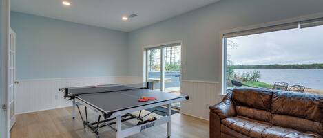 House (5 Bedrooms) | Interior