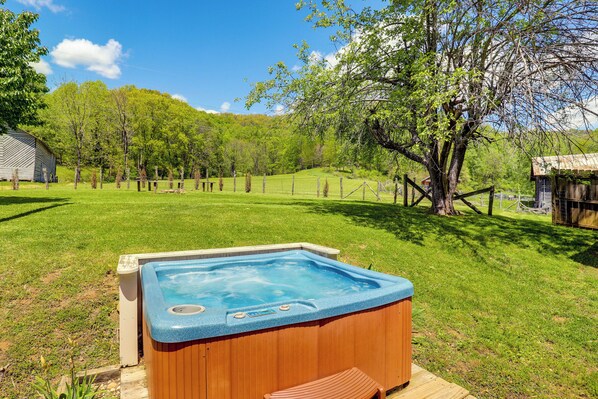 Cottage (3 Bedrooms) | Interior - Mars Hill Vacation Rental w/ Hot Tub & Yard (Mars Hill)