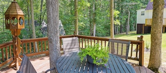 Dog-friendly Home Rental ~ 5 Mi to Cave Run Lake!