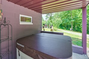 Interior - Dog-friendly Home Rental ~ 5 Mi to Cave Run Lake! (Wellington)