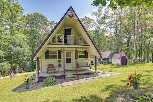 Dog-friendly Home Rental ~ 5 Mi to Cave Run Lake!