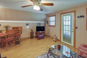Cottage (2 Bedrooms) | Interior - Dog-friendly Home Rental ~ 5 Mi to Cave Run Lake! (Wellington)