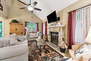 House (2 Bedrooms) | Interior