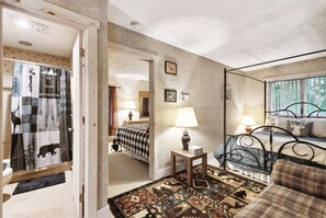 2 habitaciones, tabla de planchar con plancha y cunas gratuitas 