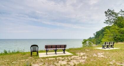 Charming Lake Erie Cottage on Main Strip!