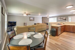 House (2 Bedrooms) | Interior