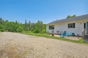 House (3 Bedrooms) | Interior - Charming & Scenic Gouldsboro Getaway w/ Patio! (Gouldsboro)