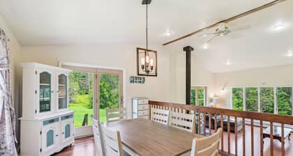 Charming & Scenic Gouldsboro Getaway w/ Patio!