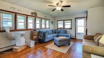 Cottage (2 Bedrooms) | Interior