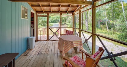 Cozy Becket Cottage Escape w/ Lake Access!