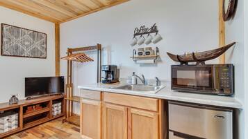 Apartment (0 Bedroom) | Interior