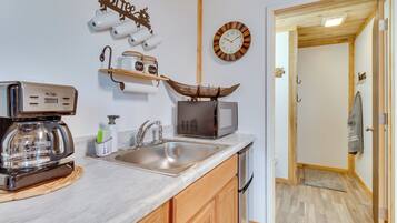 Apartment (0 Bedroom) | Interior