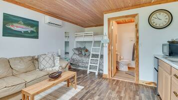 Apartment (0 Bedroom) | Interior