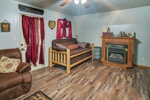 House (1 Bedroom) | Interior