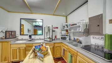 Apartment (0 Bedroom) | Interior