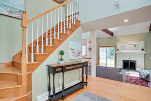 House (5 Bedrooms) | Interior