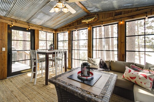 Lakefront Nevis Cabin Escape w/ Hot Tub!