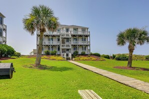 Apartment (2 Bedrooms) | Interior - Ocean Front Emerald Isle Vacation Rental Property (Emerald Isle)