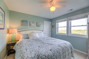 Apartment (2 Bedrooms) | Interior - Ocean Front Emerald Isle Vacation Rental Property (Emerald Isle)