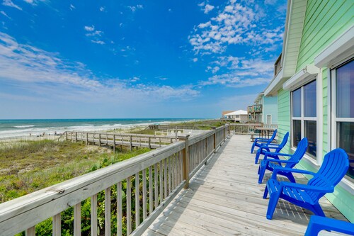 Emerald Isle Retreat - Steps Away From Beach!
