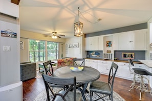 House (3 Bedrooms) | Interior - Lakefront Hot Springs Vacation Rental w/ Dock! (Hot Springs Village)