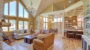 Rumah (5 Bedrooms) | Interior