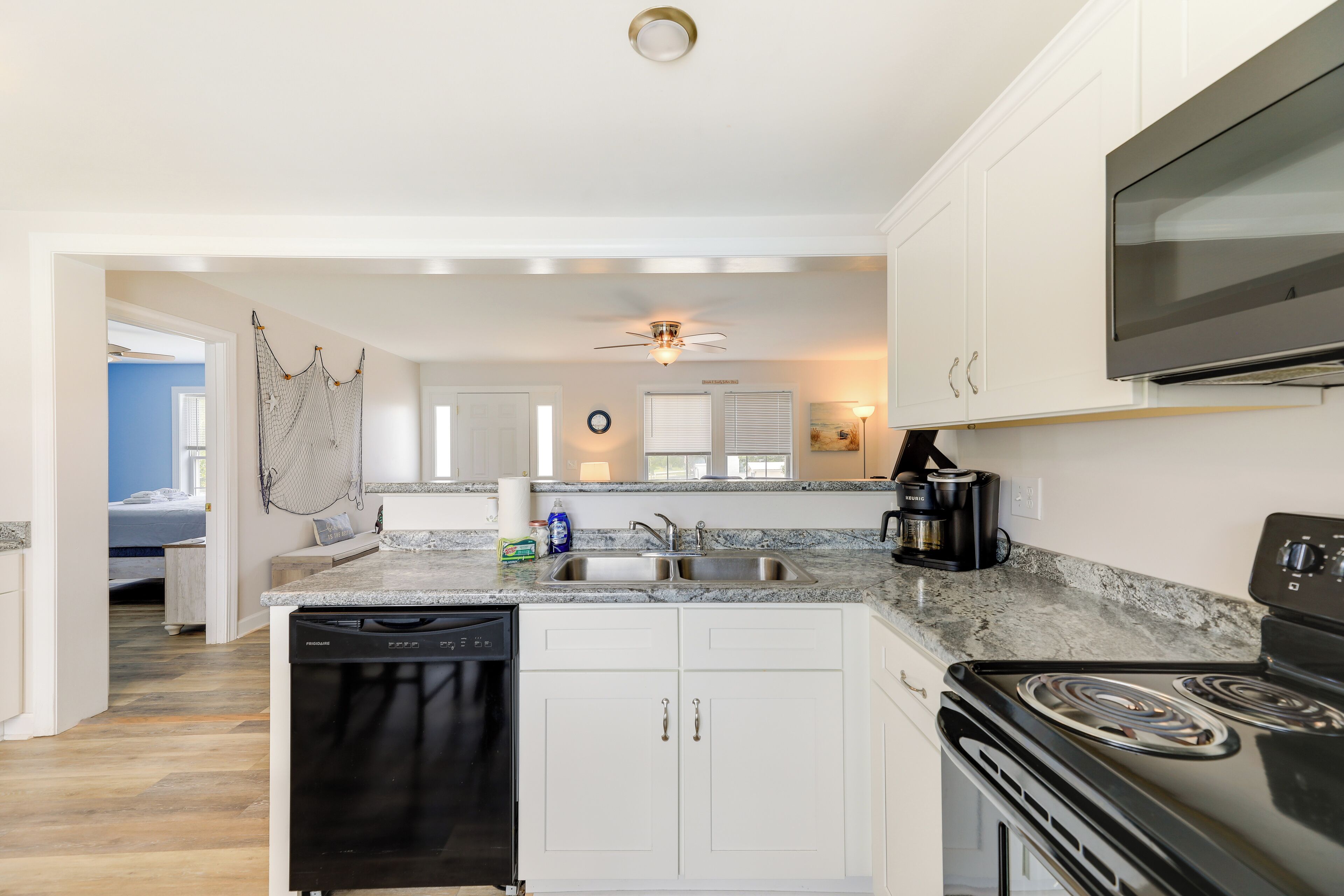 House (3 Bedrooms) | Interior