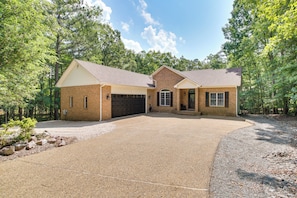 House (4 Bedrooms) | Interior - Hot Springs Village Golf Getaway w/ Deck! (Hot Springs Village)