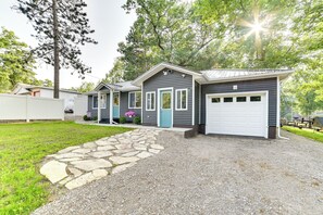 Cottage (2 Bedrooms) | Front of property - Houghton Lake Family Cottage w/ Game Room! (Prudenville)