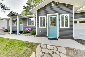 Interior - Houghton Lake Family Cottage w/ Game Room! (Prudenville)