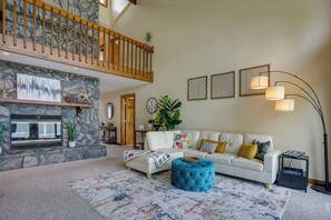 House (4 Bedrooms) | Interior - Lakefront Syracuse Home w/ Deck & Private Dock! (Syracuse)