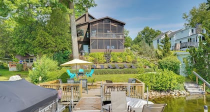 Three Family Lake House in Queensbury!